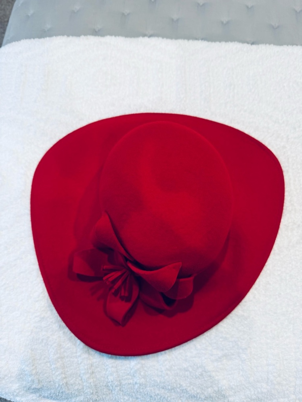 Amanda Smith Red Wide-Brim Hat with Flower Accent 💯 wool - Picture 5 of 7
